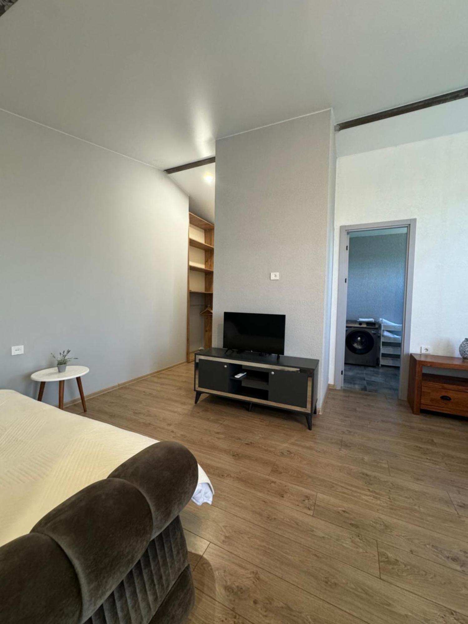 Guest House Elene Гори Екстериор снимка