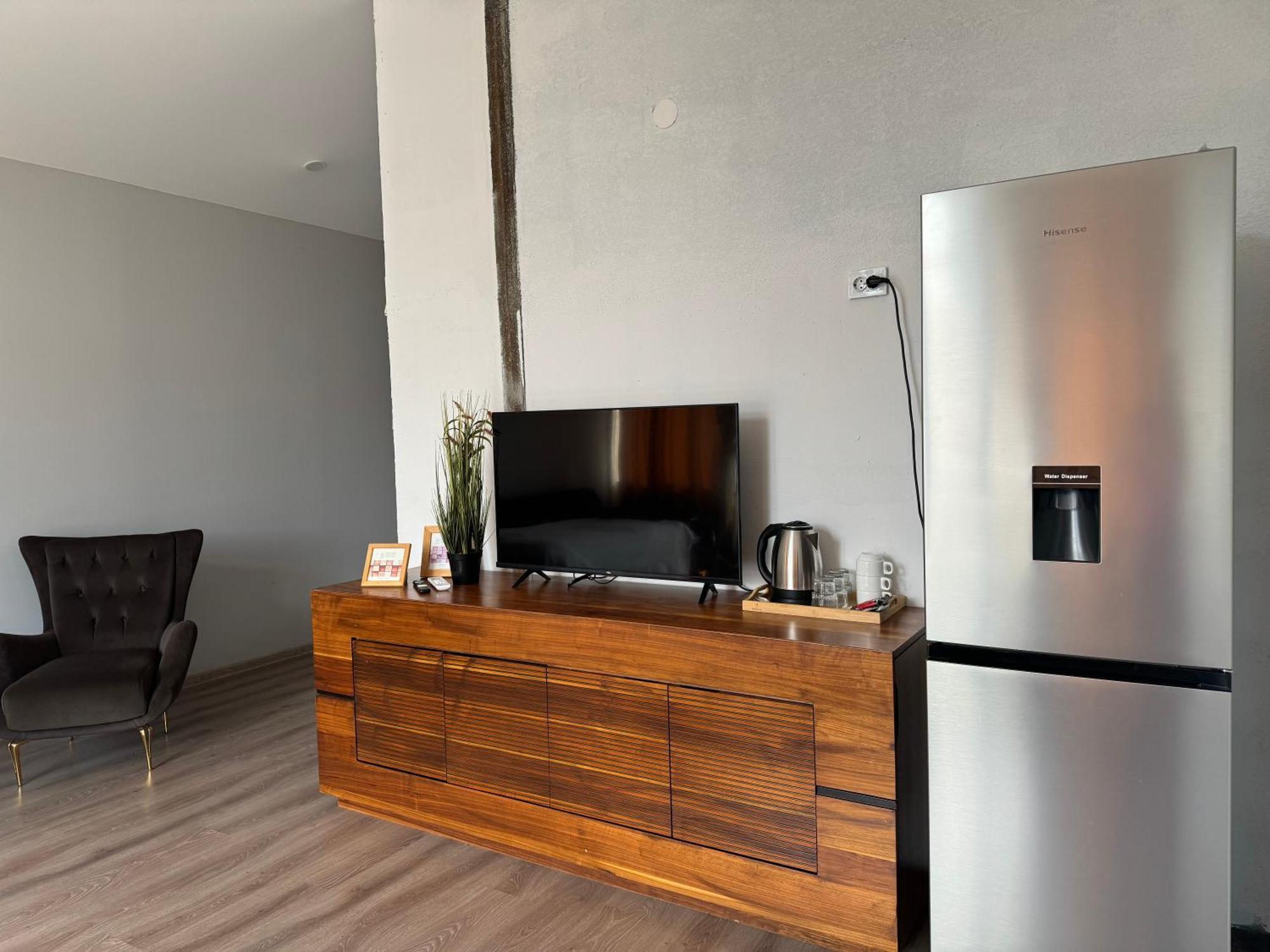 Guest House Elene Гори Екстериор снимка