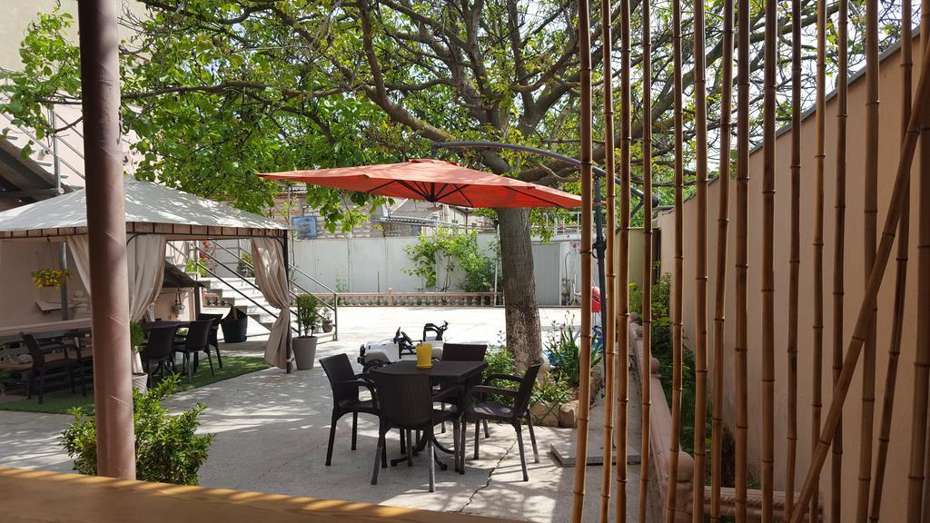 Guest House Elene Гори Екстериор снимка