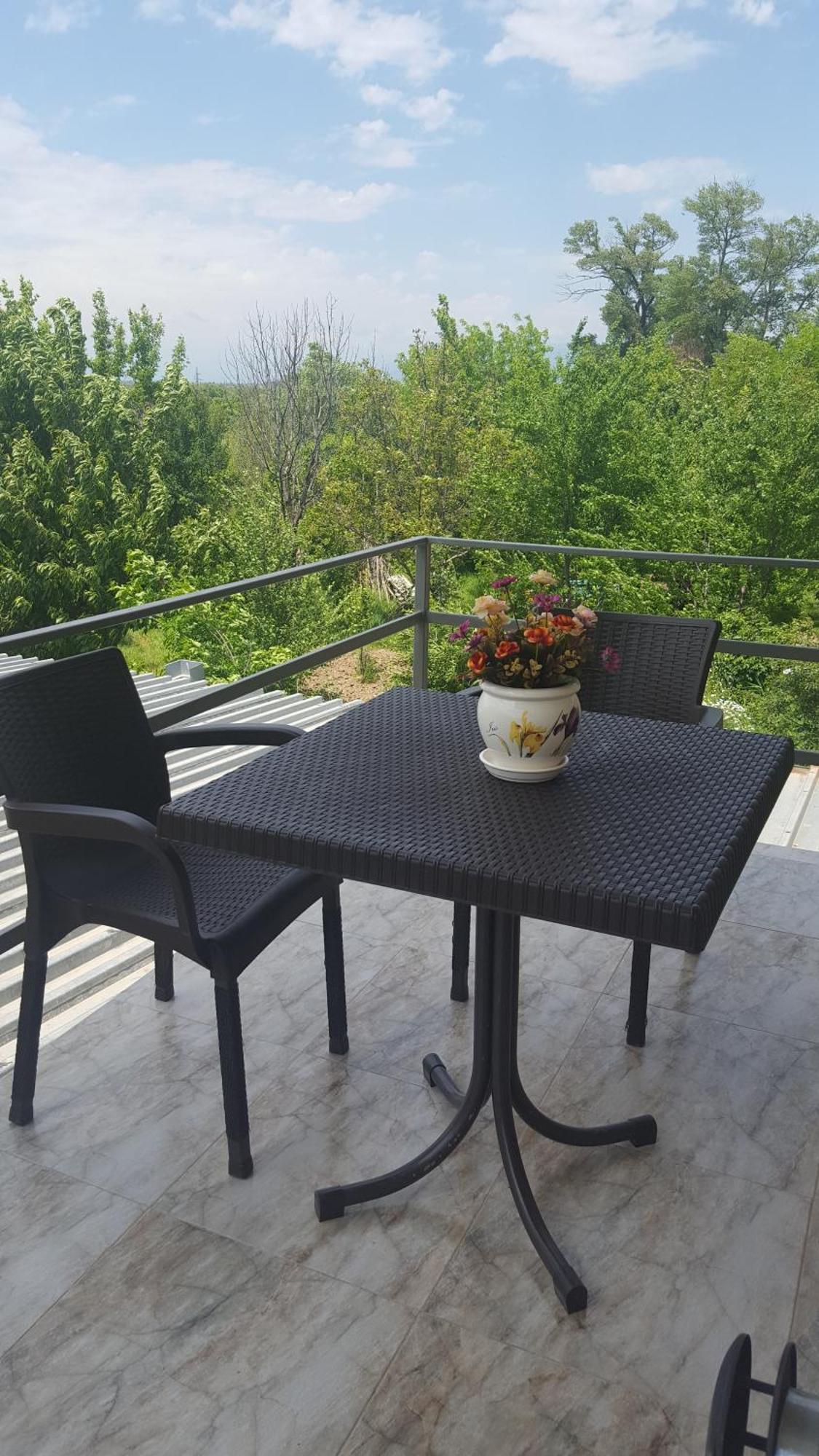 Guest House Elene Гори Екстериор снимка