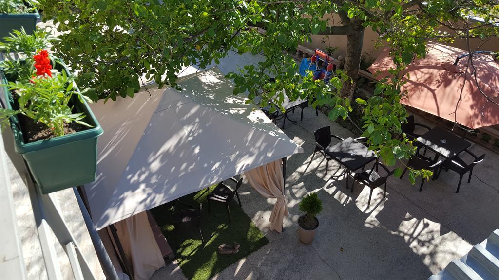 Guest House Elene Гори Екстериор снимка