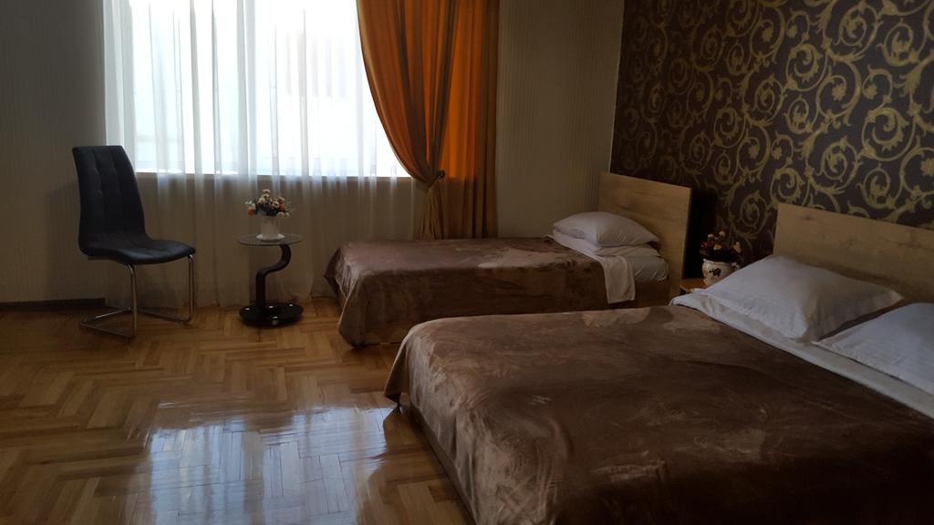 Guest House Elene Гори Екстериор снимка