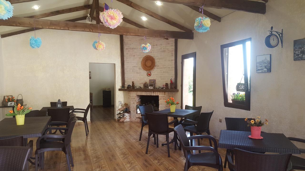 Guest House Elene Гори Екстериор снимка