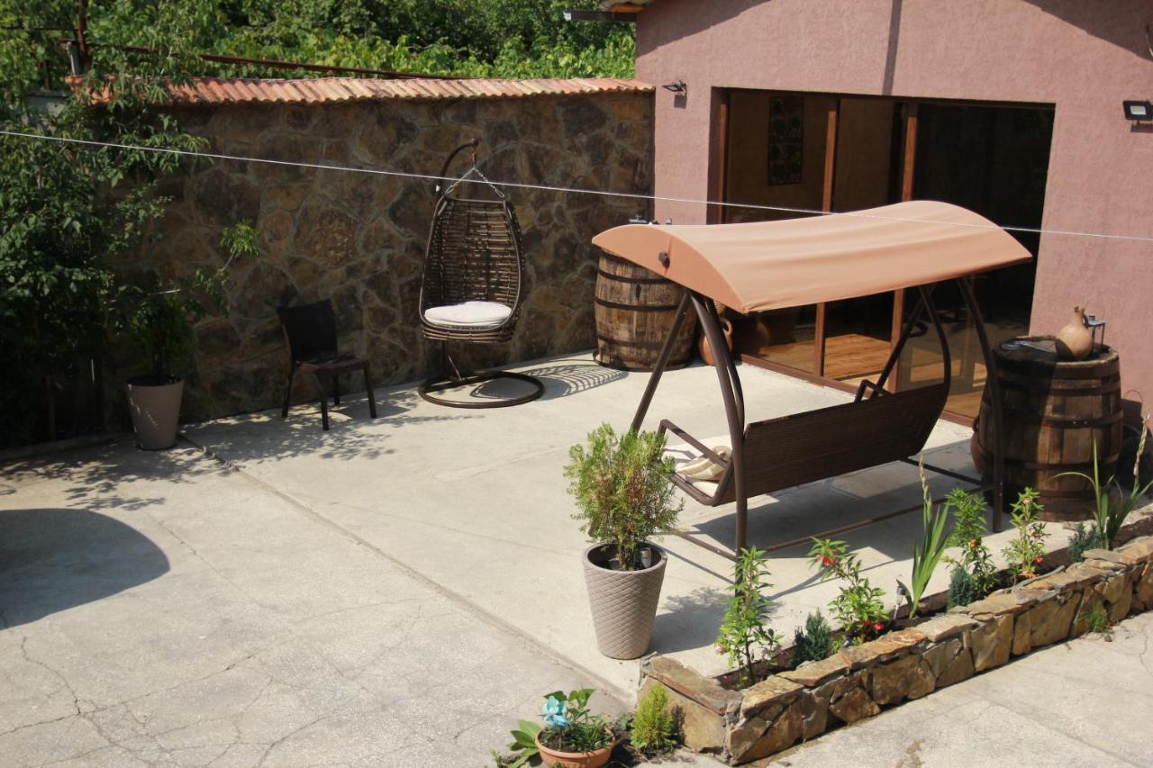 Guest House Elene Гори Екстериор снимка