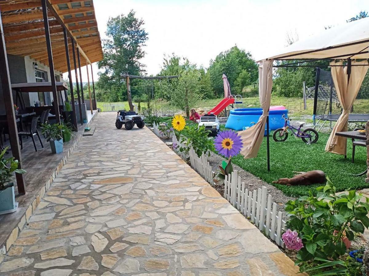 Guest House Elene Гори Екстериор снимка